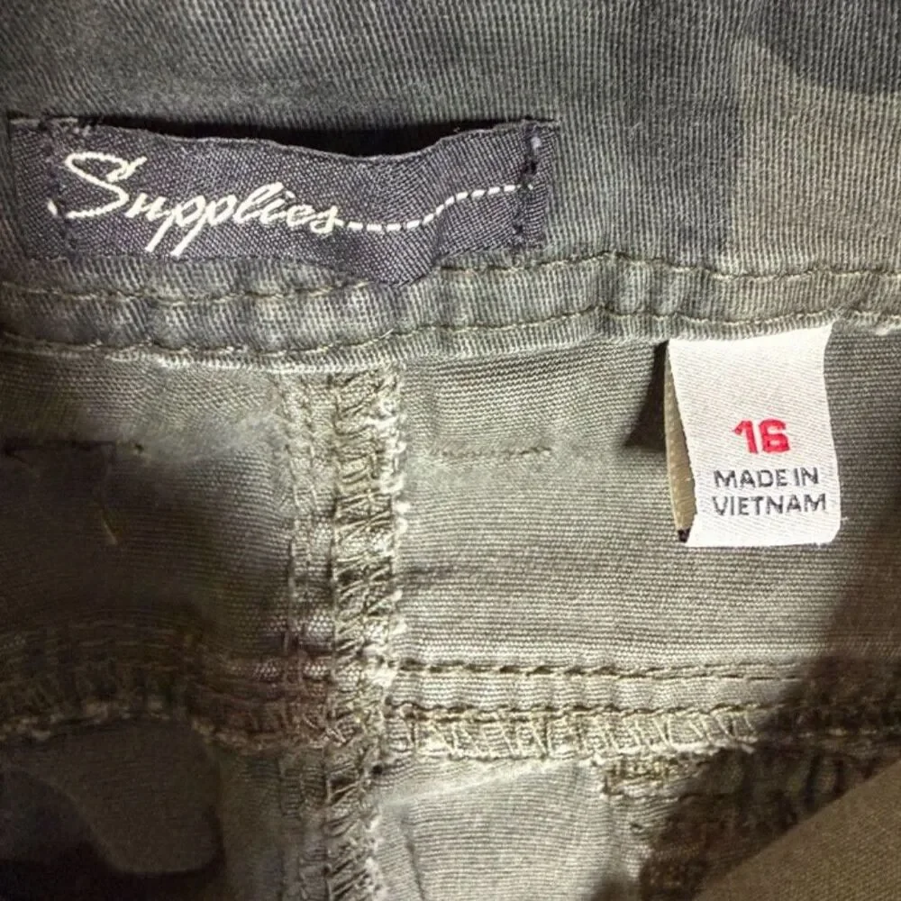 Supplies by UNIONBAY Women’s Camo Cargo Pants Olive Green Stretch Utility 16